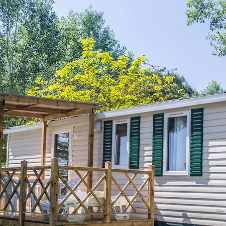 Happy Camp Mobil Homes In Riccione By Interhome ミザーノ・アドリアーティコ