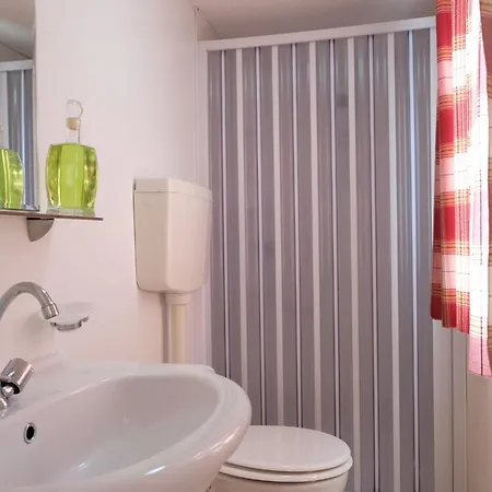 Happy Camp Mobil Homes In Riccione By Interhome ミザーノ・アドリアーティコ