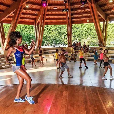 Happy Camp Mobil Homes In Riccione By Interhome ミザーノ・アドリアーティコ